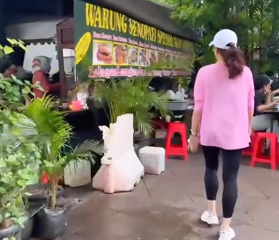 Ussy Sulistiawaty Sarapan di Warung Senopati [Instagram]