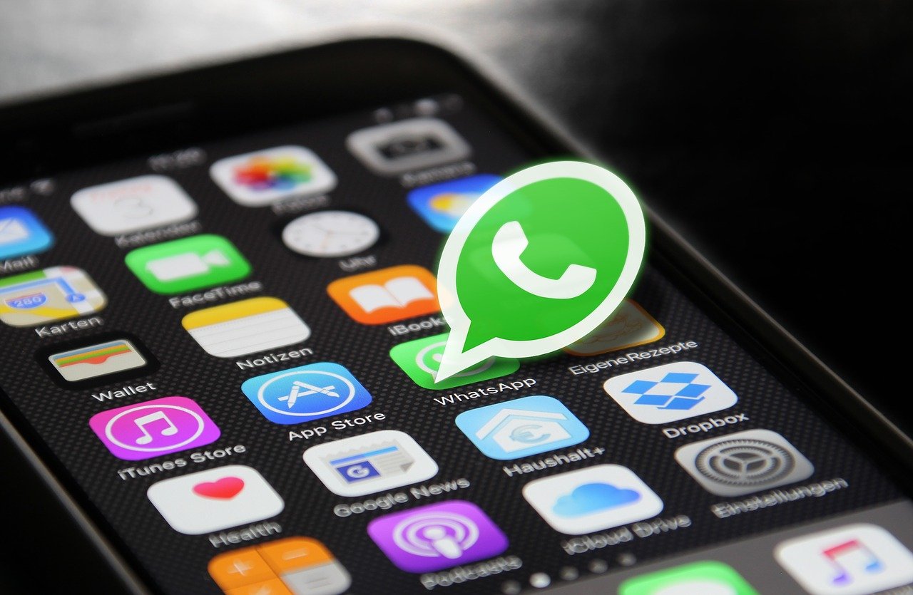 Ciri-Ciri WhatsApp Disadap, Pernah Mengalami?