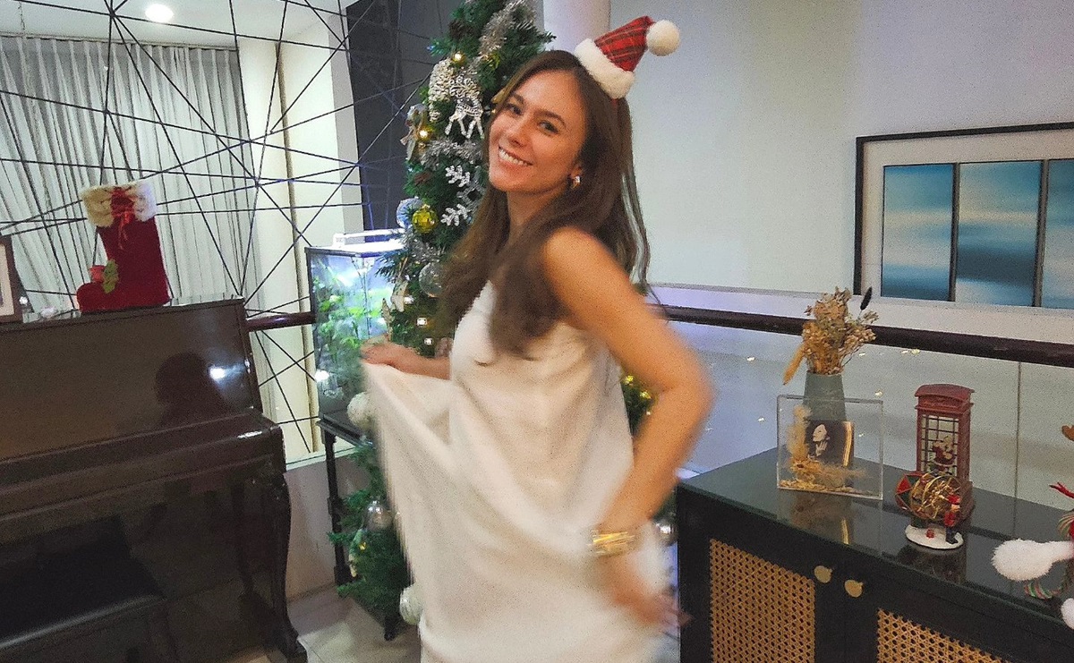 Muslim, Ini Alasan Wulan Guritno Ikut Rayakan Natal