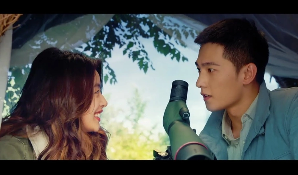 Xu Ruohan dan Yang Yang di film Vanguard.