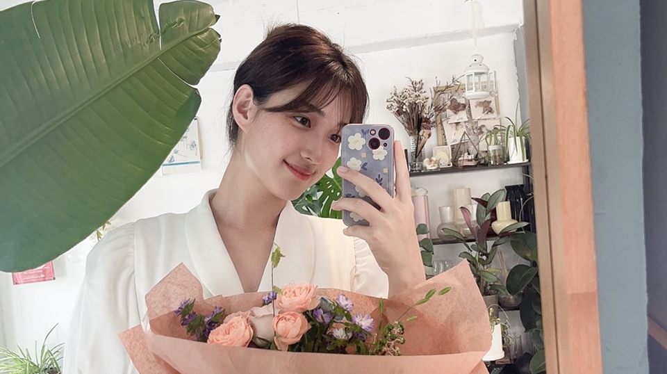 Move On dari Minhwan F.T. Island, Yulhee Pamer Foto Rebahan Bareng Seorang Pria