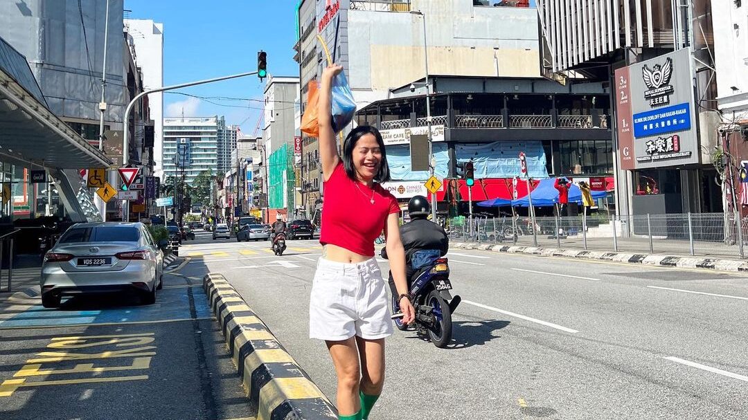 Farida Nurhan Sudah Bagi-bagi THR Uang Segepok untuk Karyawan