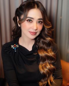 Dewi Persik (Instagram)