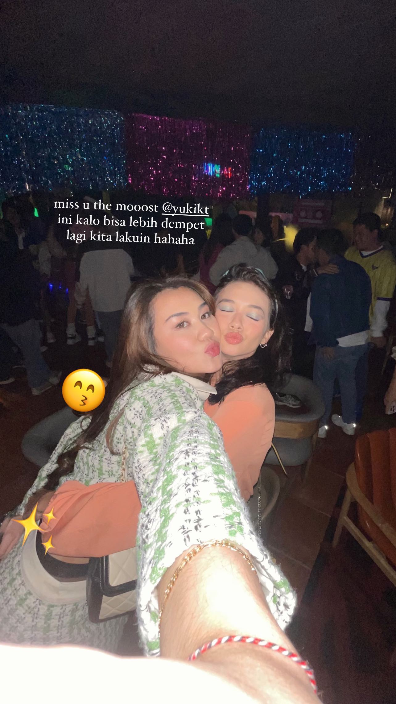 Aaliyah Massaid dan Yuki Kato di ulang tahun Anya Geraldine. (Instagram)