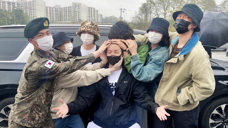 Gaji BTS di Militer [Twitter]