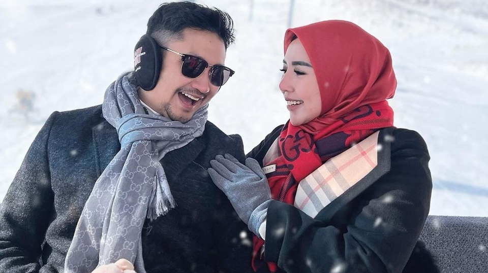 Angga Wijaya dan Istri [Instagram]