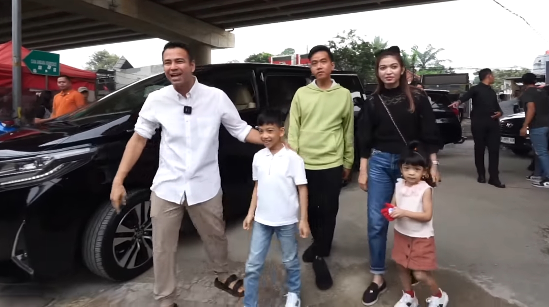 Jan Ethes dan Keluarga [YouTube]