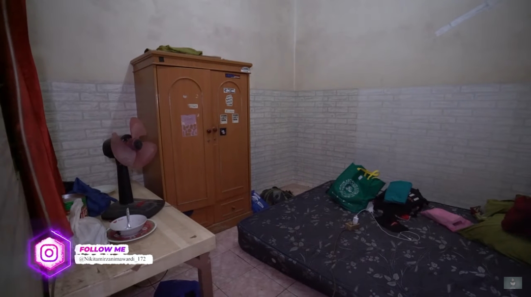 Penampakan Kamar Kos Fahmi Bo [YouTube]