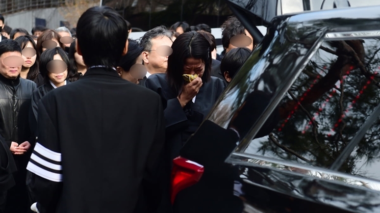 Jeon Hye Jin di Pemakaman Lee Sun Kyun [KBizoom]