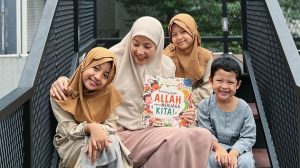 Natasha Rizky Ingatkan Anak Salat [Instagram]