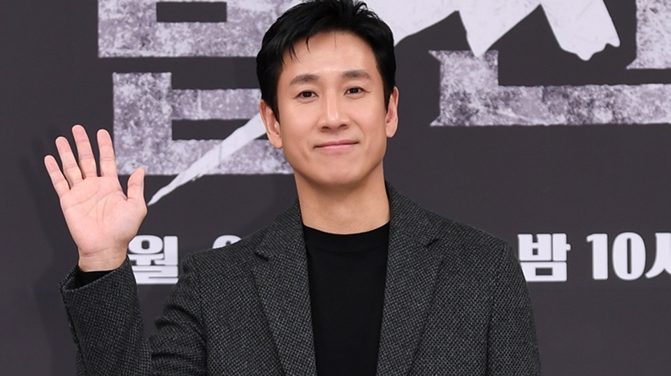 Lee Sun Kyun [Soompi]