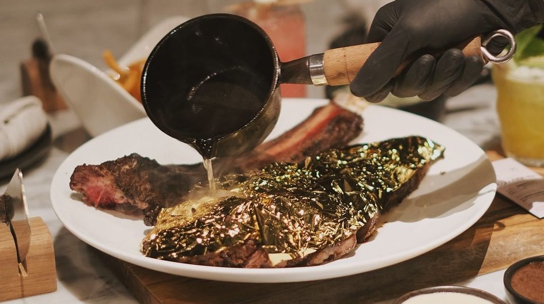 Steak Berlapis Emas SIR LOIN [instagram]