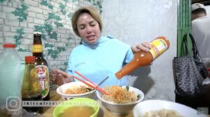 Nikita Mirzani-mie ayam Sunja.Dok.