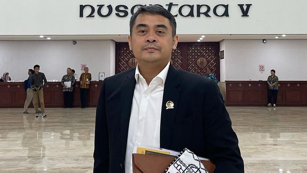 Sosok Arya Wedakarna yang Dituding Rasis ke Wanita Berhijab: Eks Cover Boy dan Penyanyi