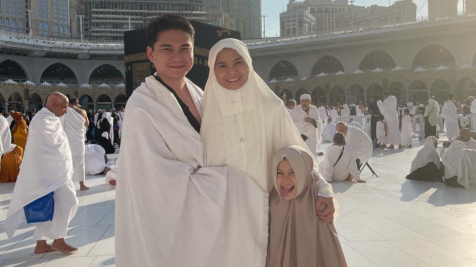 Pengalaman Spiritual Acha Septriasa saat Umrah [Instagram]
