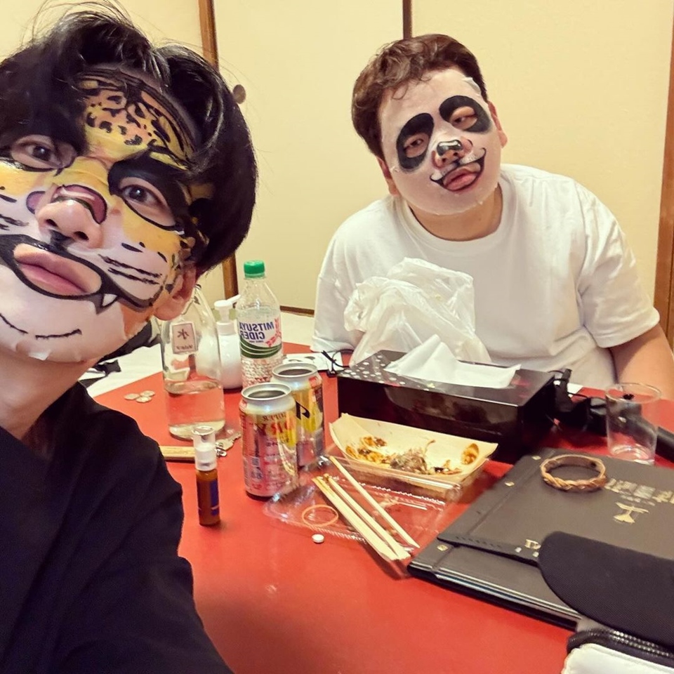 Ahn Bo Hyun Dipaksa ke Maid Cafe [Instagram]