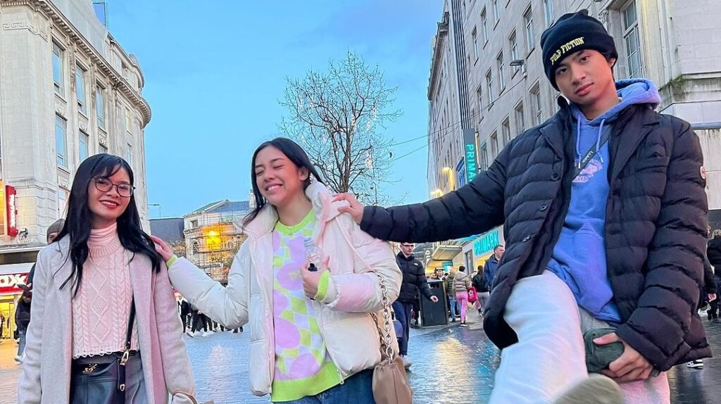 Anak-anak dan Calon Menantu Iis Dahlia [Instagram]