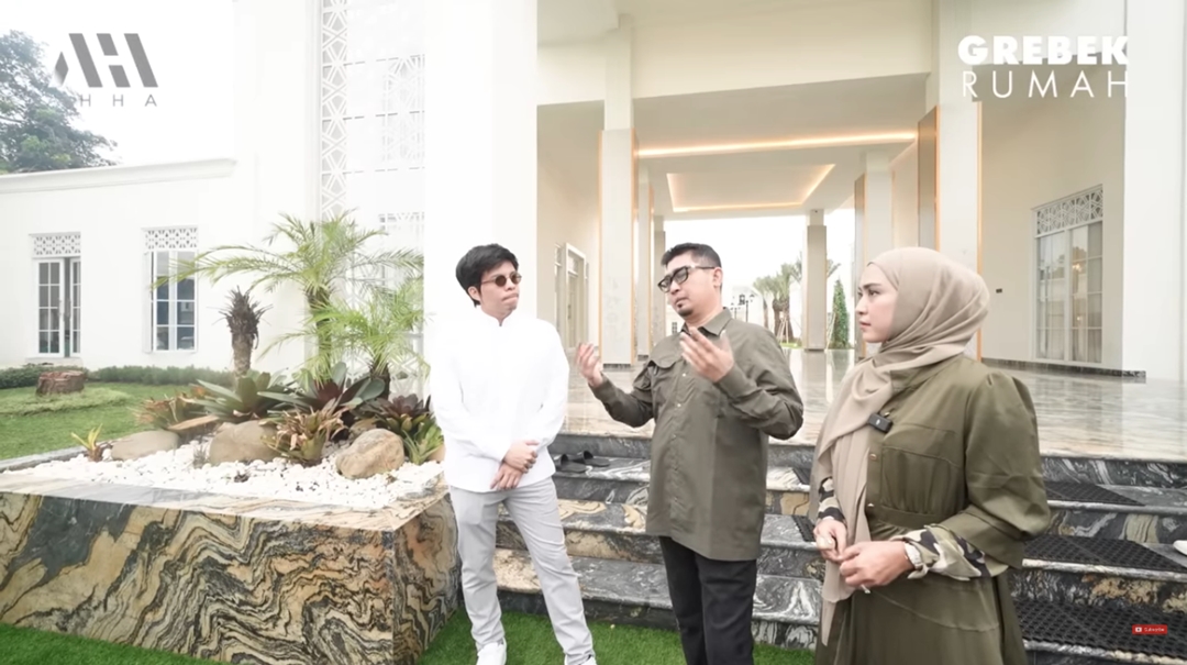 Atta Halilintar Kunjungi Rumah Ustaz Solmed dan April Jasmine [YouTube]