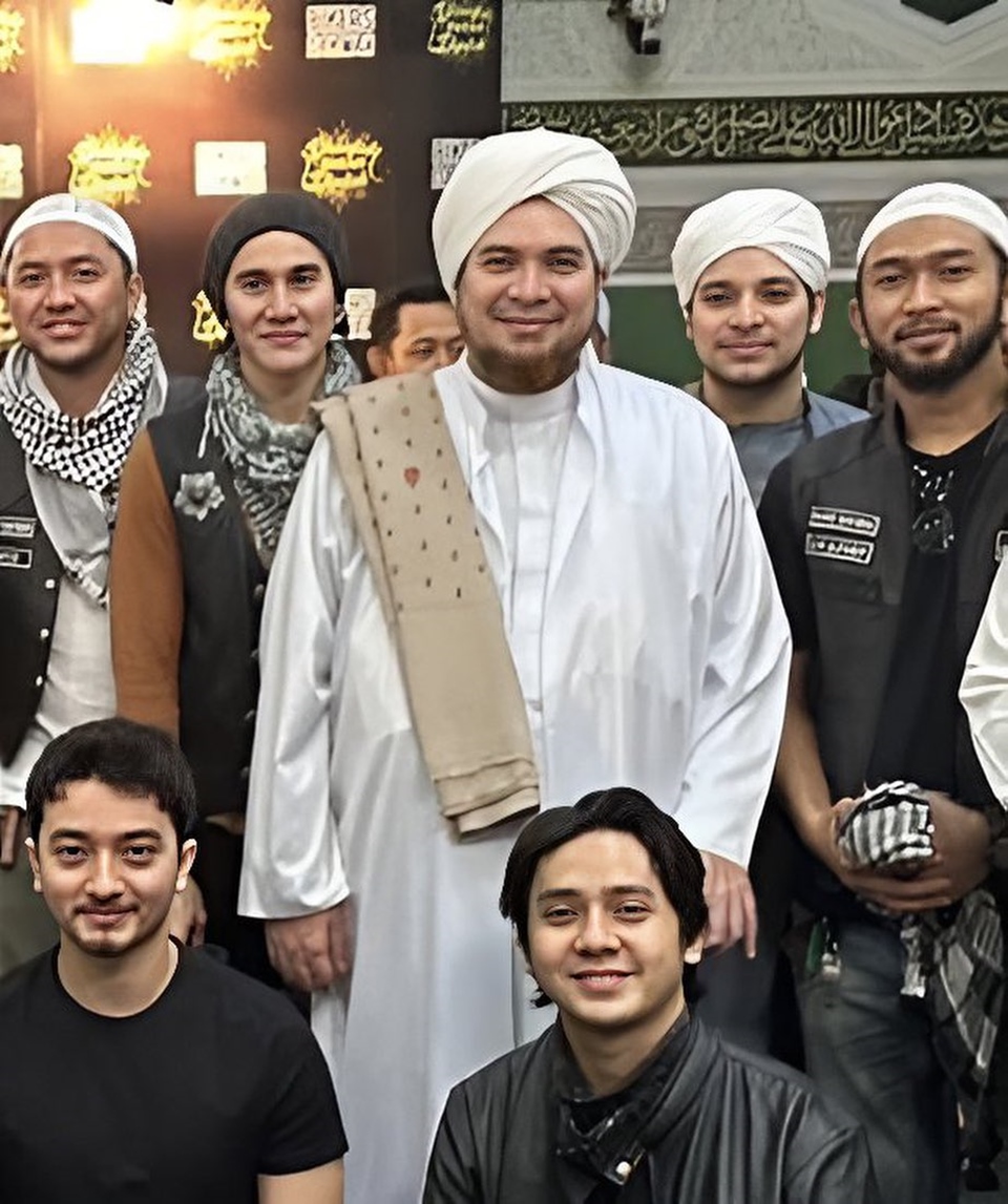 Bryan Domani Vino G Bastian Salah Jumat [Instagram]