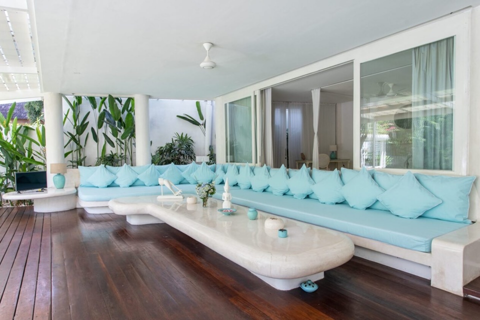 Dewi Perssik - EDEN The Residence at the Sea [Instagram]