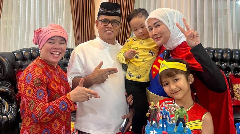 Marissya Icha bareng Gala Sky dan Keluarga