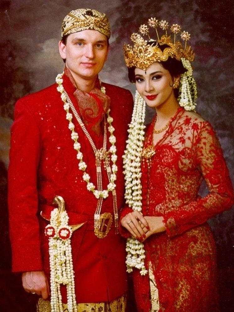 Pernikahan Artis Maudy Koesnaedi dan Erik Meijer [Instagram]