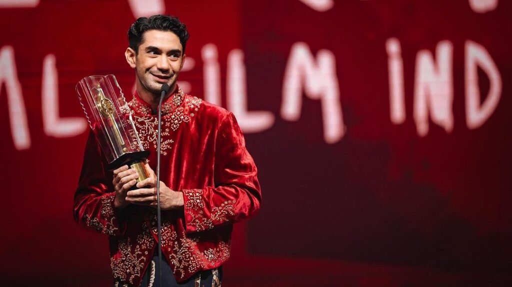 Reza Rahadian [Instagram]