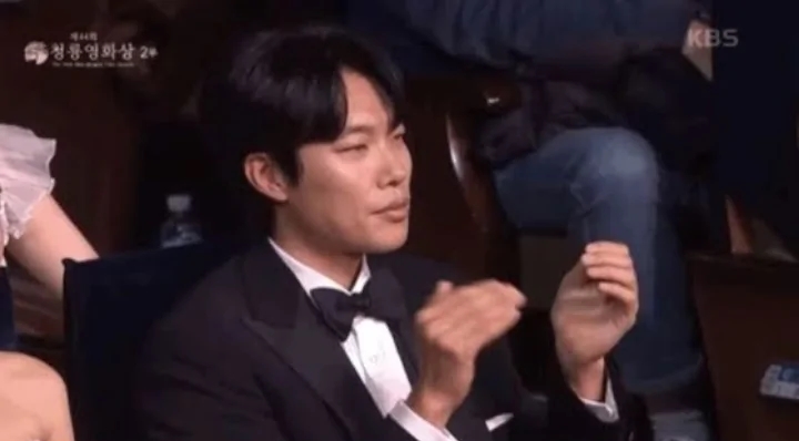 Ekspresi Ryu Jun Yeol saat Nonton Penampilan JYP [Twitter]