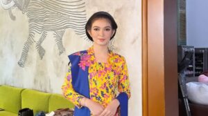 Kaus Oblong Mewah Selvi Ananda [Instagram]
