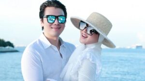Syahrini dan suami, Reino Barack. [Instagram]