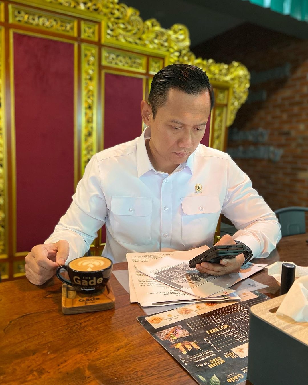 AHY Ngopi di The Gade Coffee & Gold sebelum Rapat