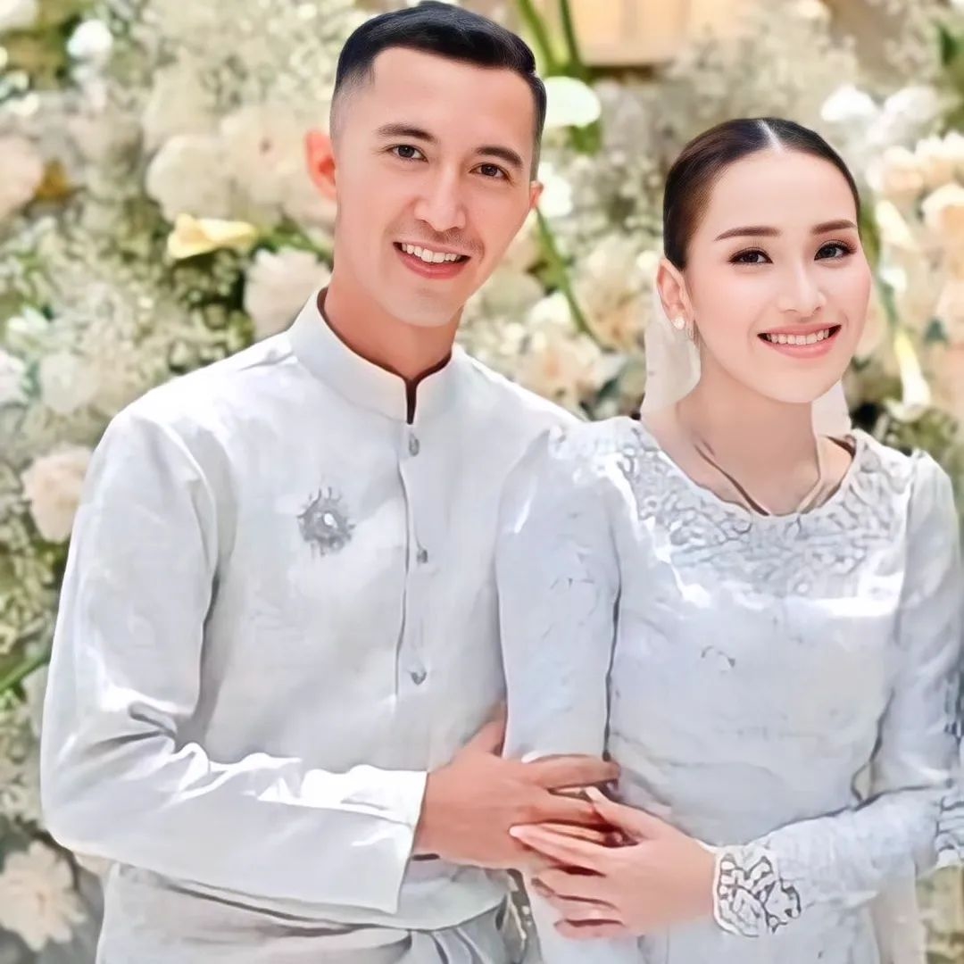 Foto Pertunangan Ayu Ting Ting [Instagram]