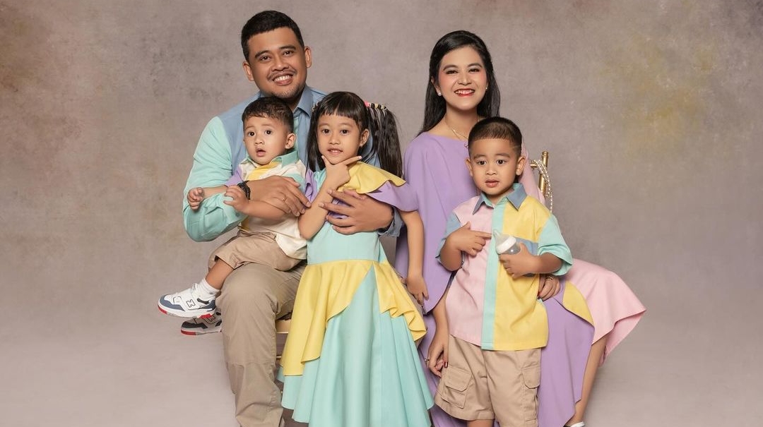 Bobby Nasution bareng Istri dan Anak-anak [Instagram]