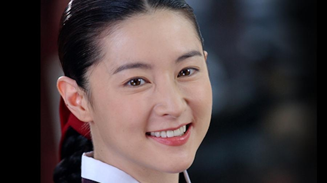 Lee Young Ae usia 32 Tahun sebagai Dae Jang Geum [Soompi]