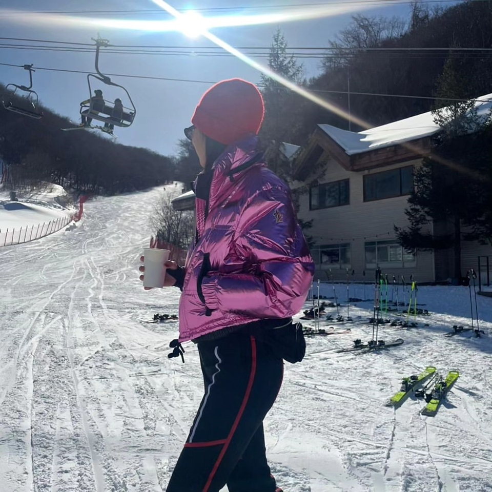 Gong Hyo Jin Liburan Tanpa Suami [Instagram]