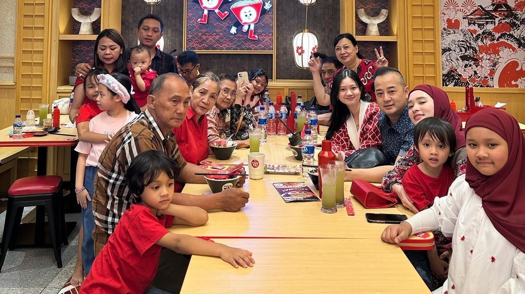 Inara Rusli Rayakan Imlek