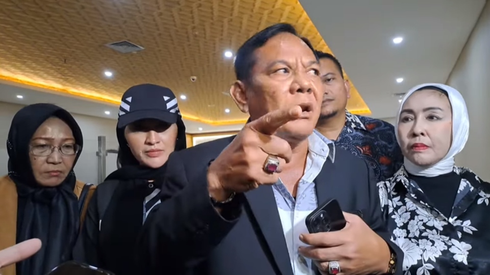Dewi Perssik Tak Gubris Indah Sari [Instagram]