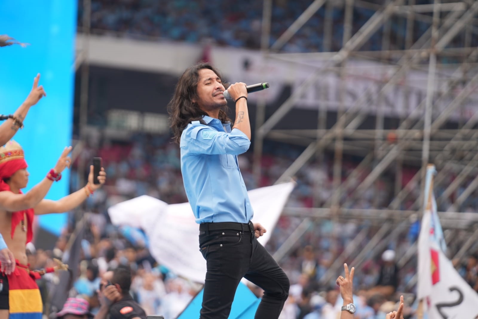 Dewa 19 Tutup Kampanye Akbar Prabowo-Gibran di GBK [dok.]