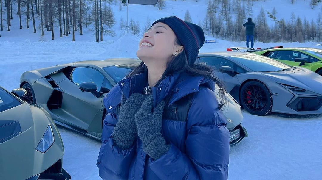 Maudy Ayunda Lihai Menyetir di Atas Es [Instagram]