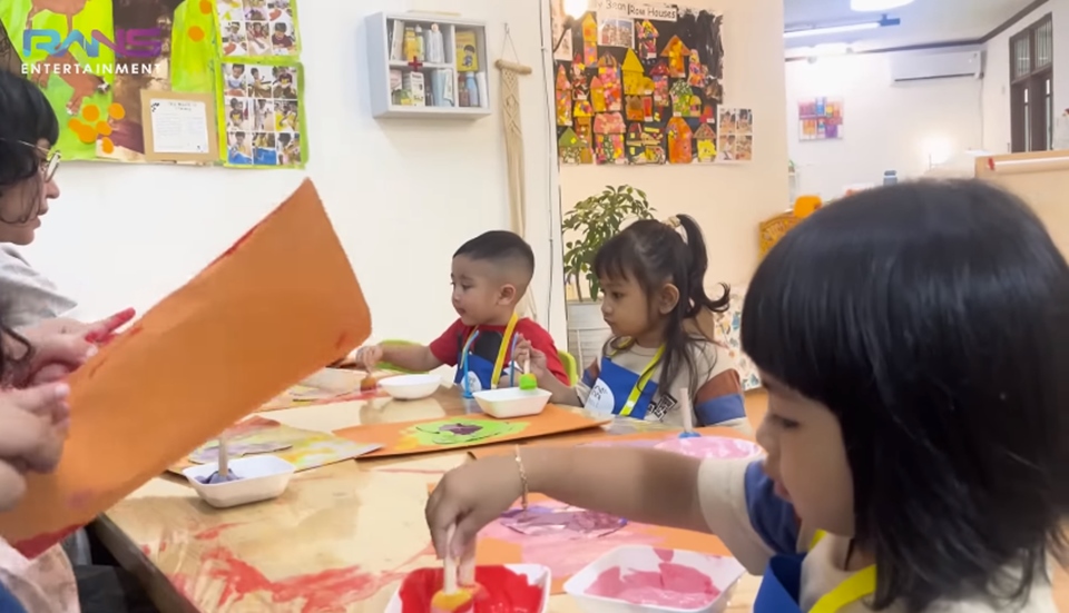 Nagita Slavina Antar Rayyanza Sekolah [YouTube]
