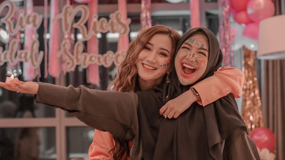 Sahabat Ria Ricis Respons Perceraian {Instagram]