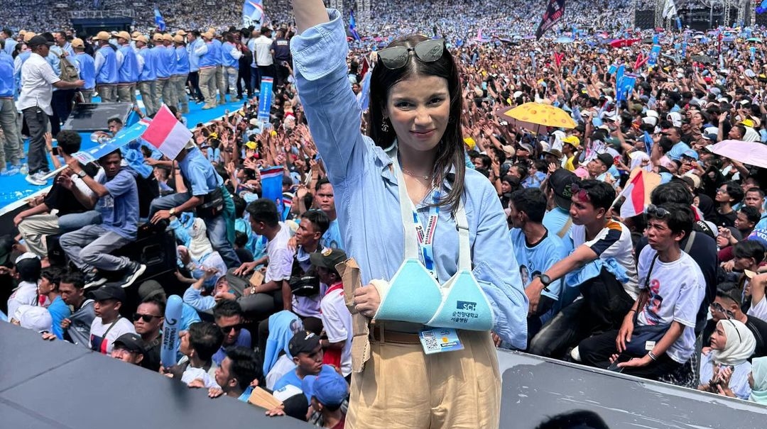 Sabrina Chairunnisa di Kampanye Akbar Prabowo-Gibran