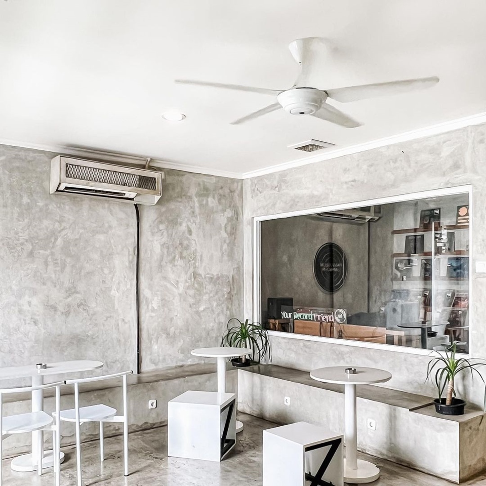 Stuja Coffee Ayudia Bing Slamet dan Ditto [Instagram]