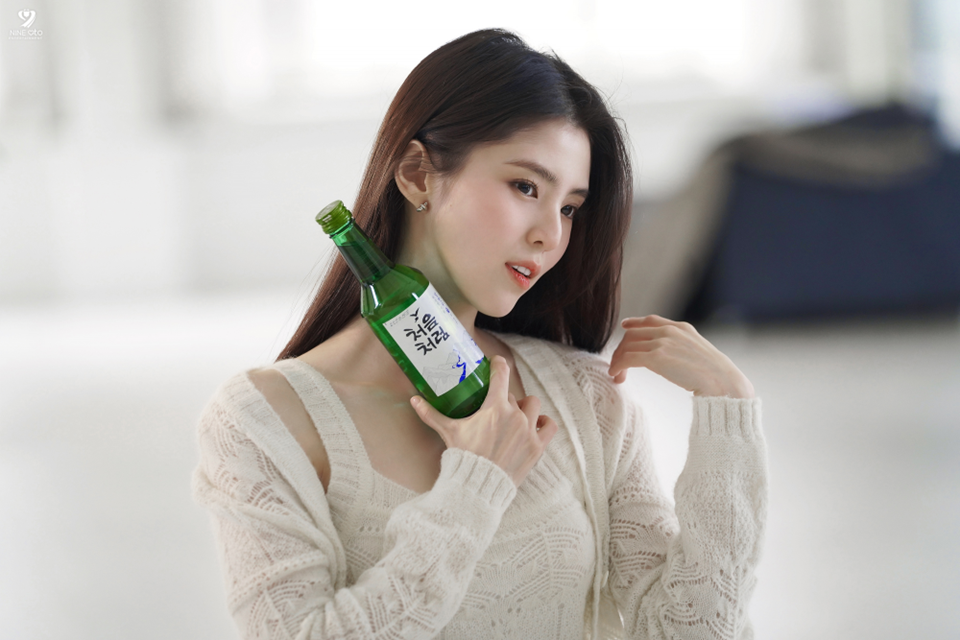 Han So Hee untuk Chum Churum [Instagram]