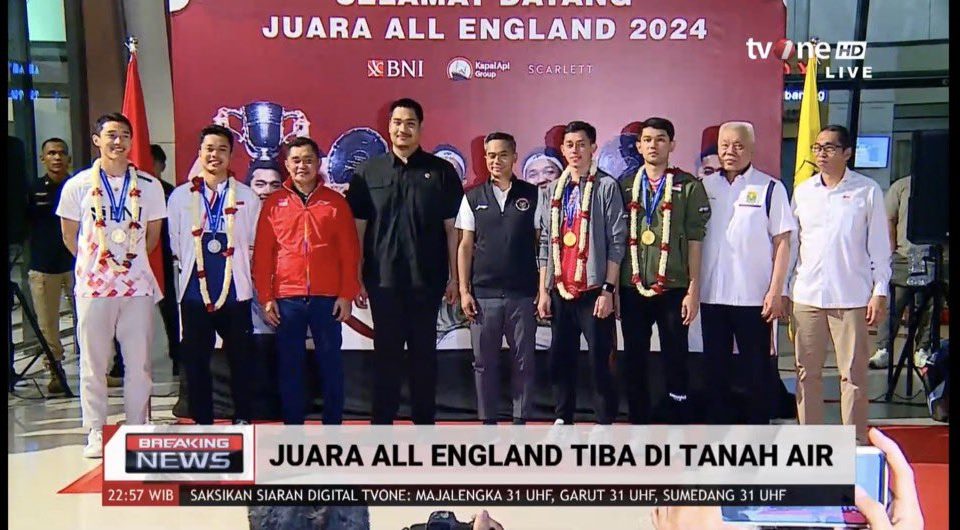 Menpora Dito Ariotedjo Bersama Atlet Badminton Juara All England 2024 [x.com]