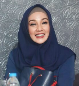 Artis Dina Lorenza. [Instagram]