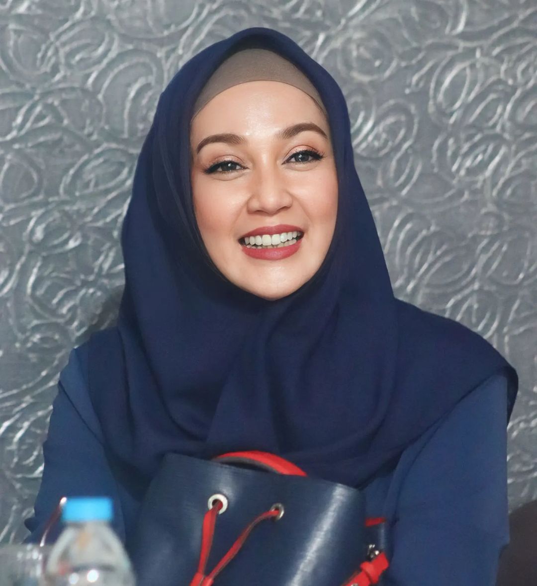 Artis Dina Lorenza. [Instagram]