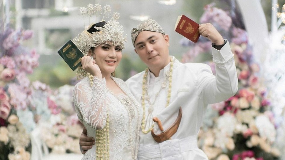 Anggita Sari Menikah dengan Rindra Pramadyo