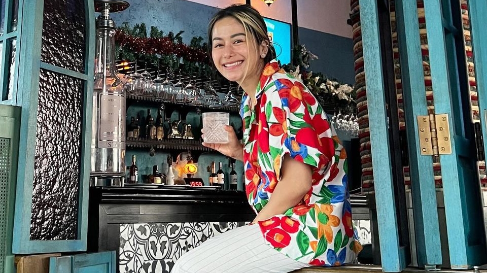 Farida Nurhan Sudah Bagi-bagi THR Uang Segepok untuk Karyawan