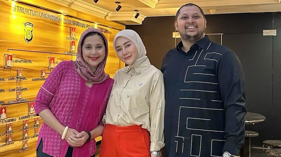 Marissya Icha Bertemu Ayu Azhari saat Cabut Laporannya ke Medina Zein